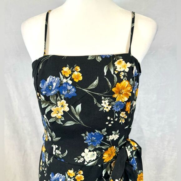 Black floral smocked back faux wrap sundress size large - Picture 4 of 8